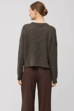 Brązowy sweter z wełną alpaki