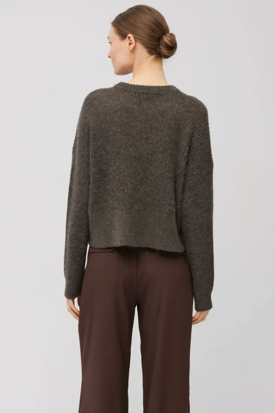 Brązowy sweter z wełną alpaki