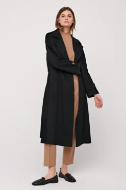 Czarny płaszcz 100% kaszmir Izabelle Luxury Line
