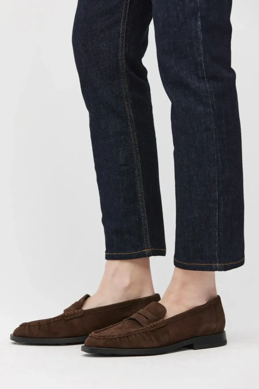 Czekoladowe loafersy ze skóry zamszowej
