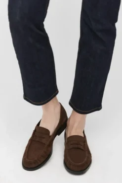 Czekoladowe loafersy ze skóry zamszowej