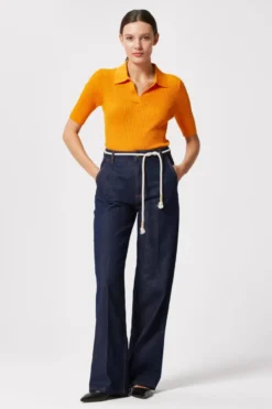 Granatowe szerokie spodnie jeans