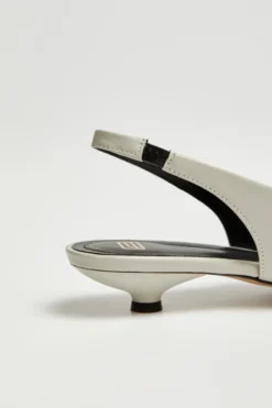 Jasnozielone skórzane buty slingback