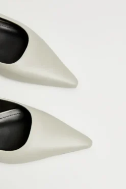 Jasnozielone skórzane buty slingback