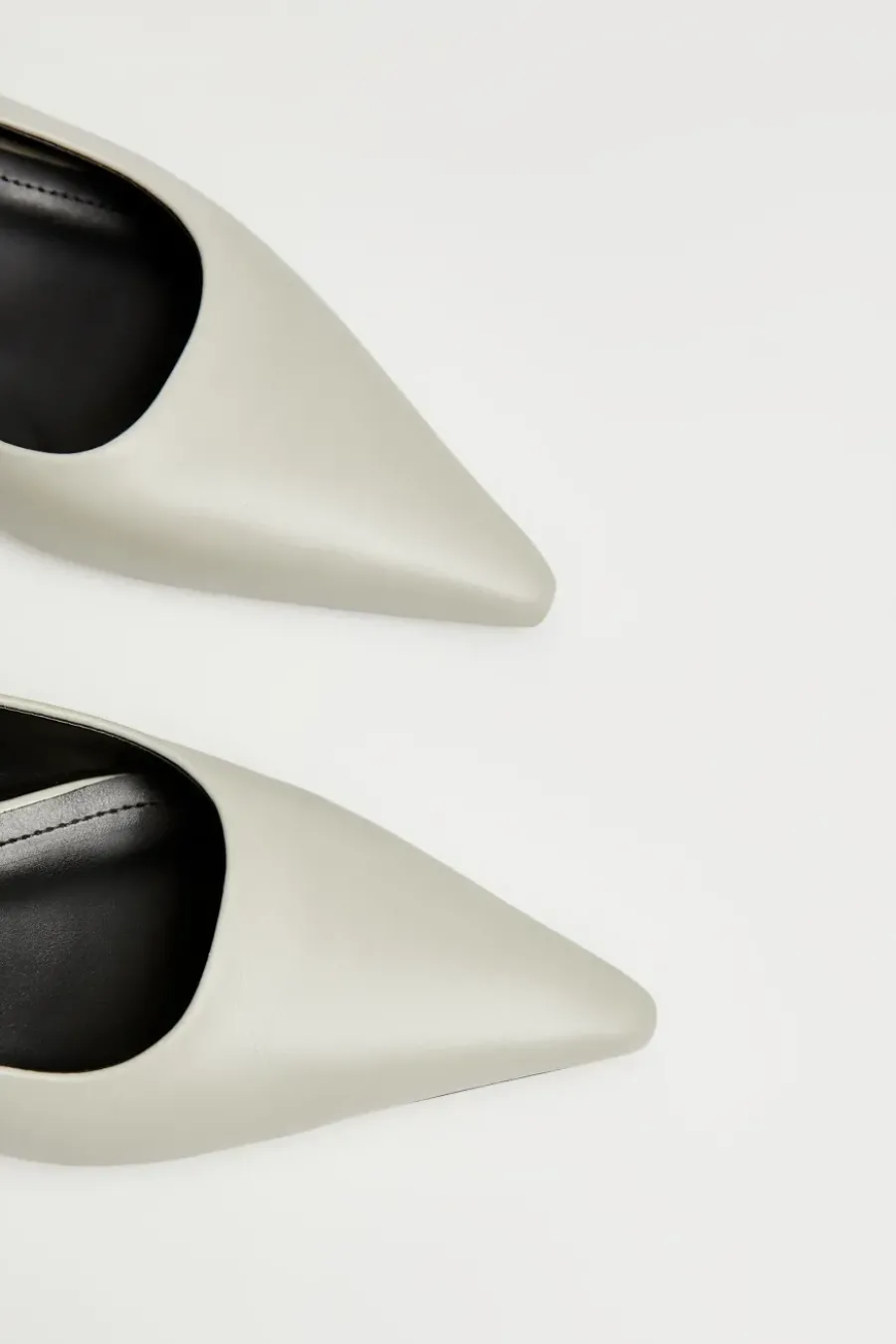 Jasnozielone skórzane buty slingback