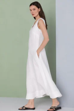 Lniana sukienka midi w kolorze off white