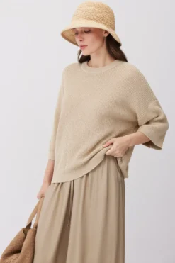 Luźny beżowy sweter z bawełną i lnem