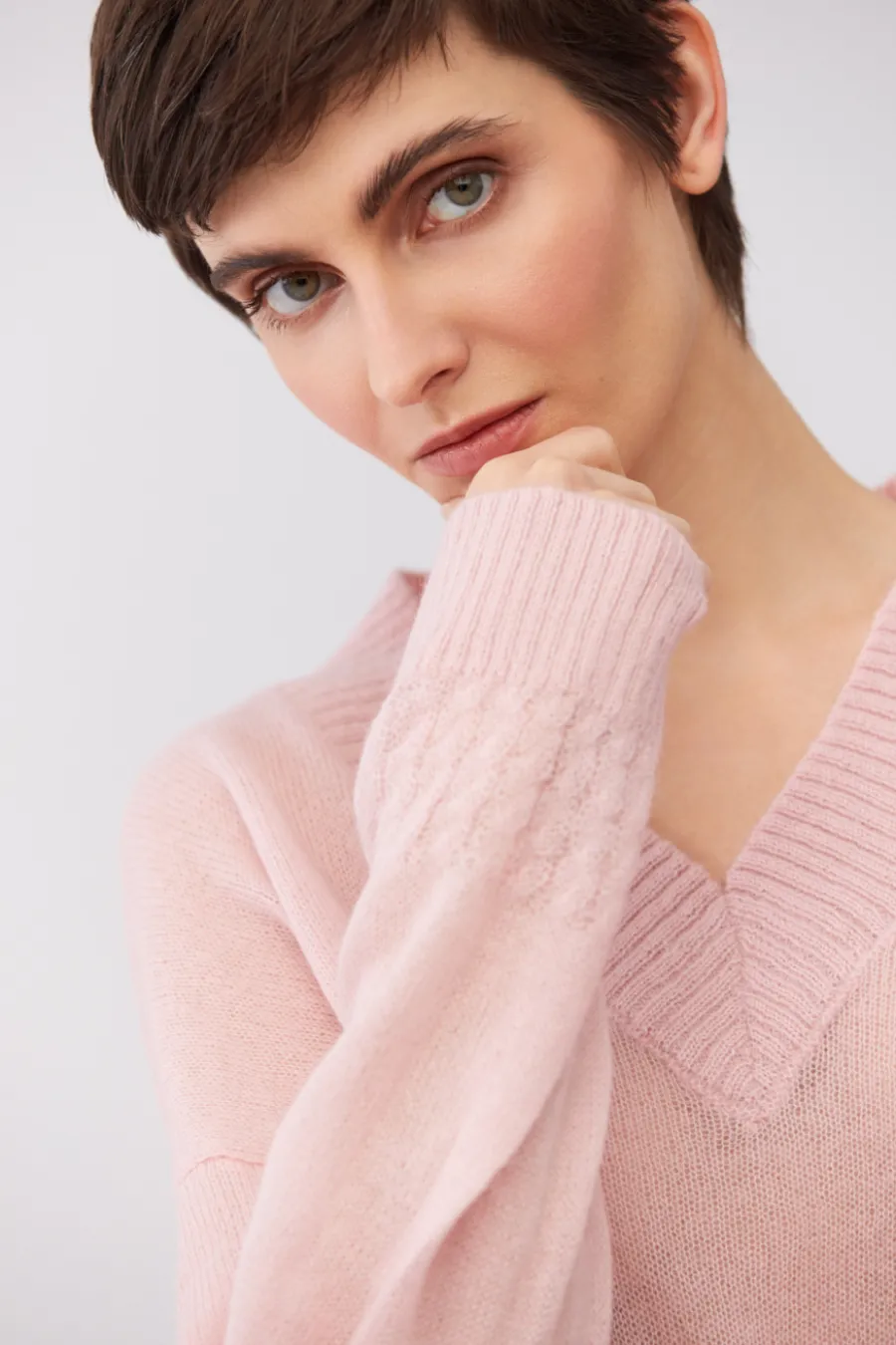 Pudrowo różowy sweter z wełną baby suri alpaki