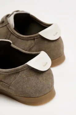 Sneakersy ze skóry zamszowej