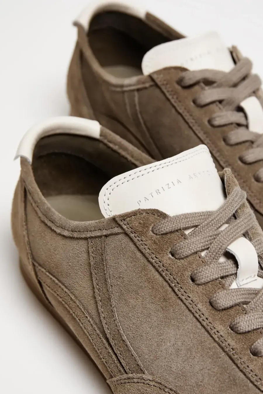 Sneakersy ze skóry zamszowej
