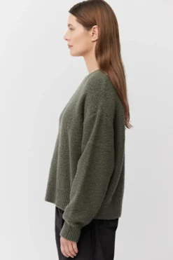 Zielony dzianinowy sweter z wełny merynosowej