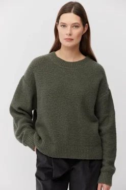Zielony dzianinowy sweter z wełny merynosowej