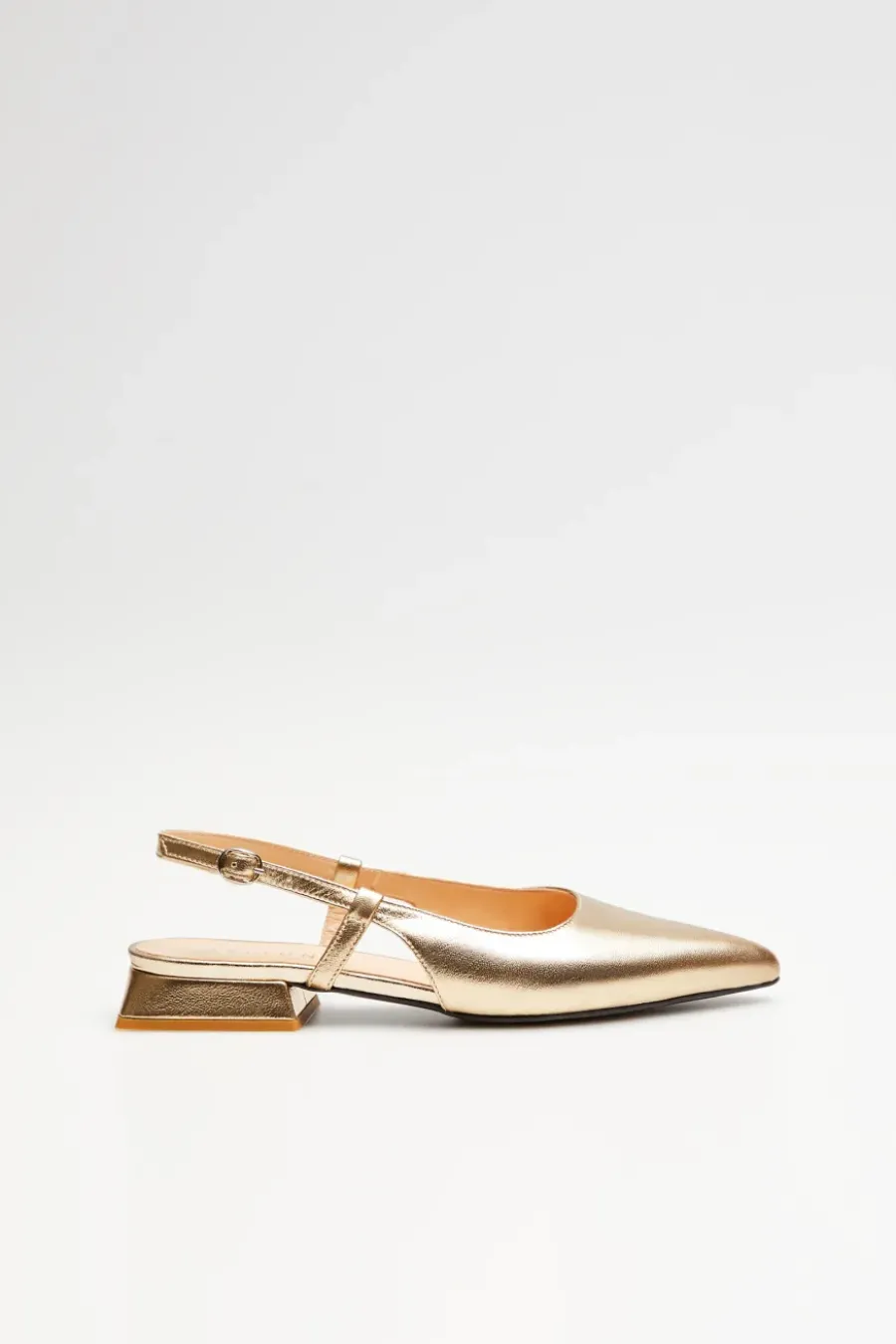 Złote buty slingback